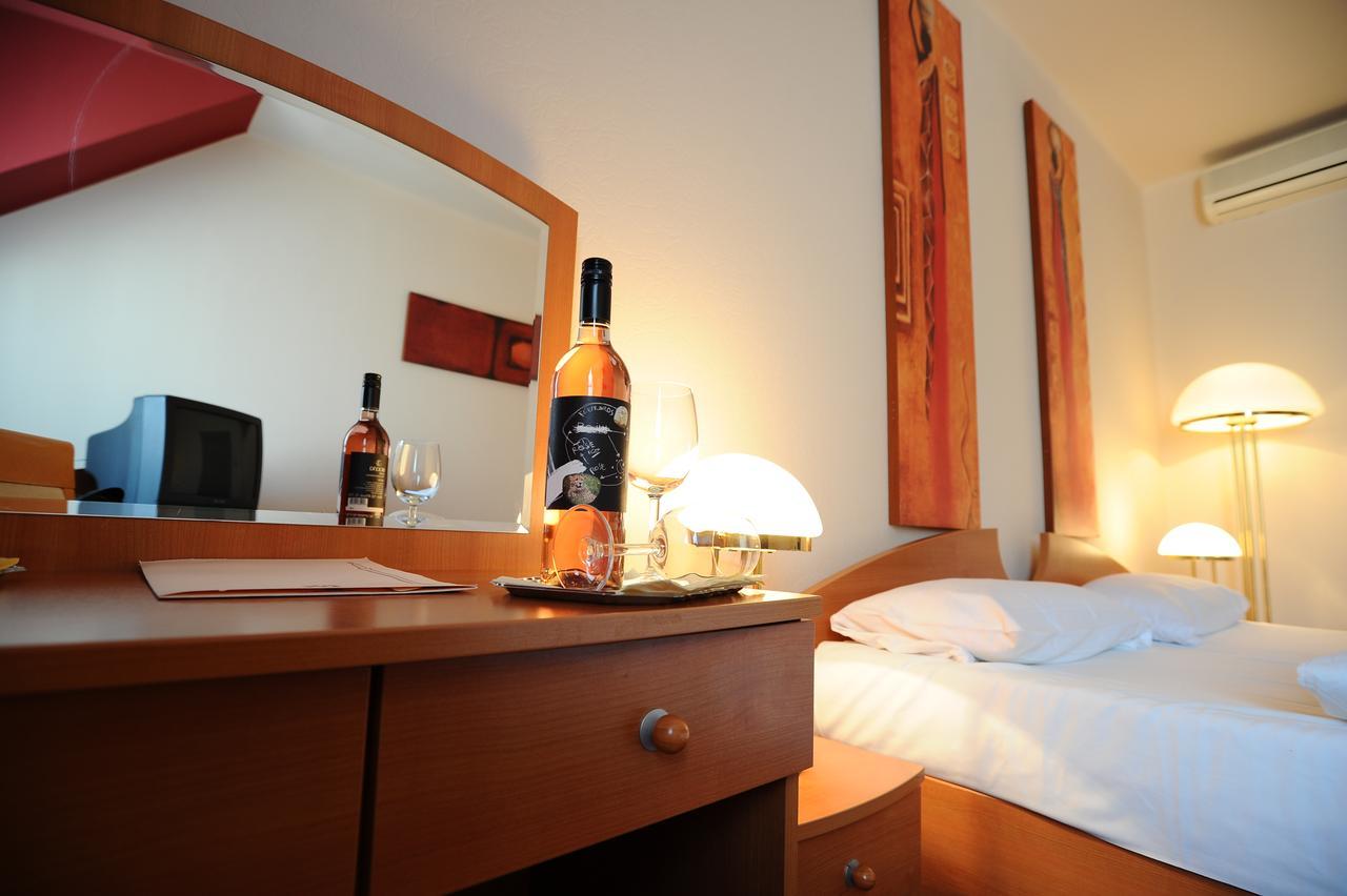 Hotel Minaret&Etterem Eger Room photo
